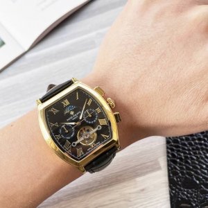 白 金 酒桶新品 震撼上市 最新 ：百达翡丽 多功能精品，三针大飞轮设计 类型 ：精品男士腕表 表带 ：真牛皮表带 机芯 ：高端全自动机械机芯 镜面 ：矿物质强