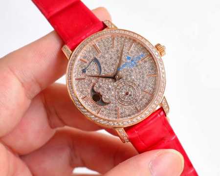 白钻 玫钻 满钻100 江诗丹顿传袭系列月相腕表搭配直径36毫米 圆形白金表壳，表圈、表耳和表冠镶嵌了总重约1.2克拉的81颗美钻 白色珍珠贝母表盘之上配备了高 - 点击图像关闭