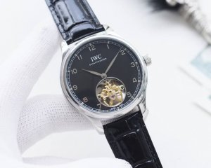 白壳 ，金壳 品牌：碗国 类型：男士腕表 壳套：顶级版316精钢L 表带：进口小牛皮表带 机芯：全自动机械机芯 镜面：矿物质防刮镜面玻璃 尺寸：直径42mm厚1