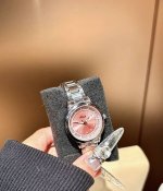 Fila斐乐 正品 正品 正品 秋天第一块小银表 又甜又嗲啊啊啊 #手表女推荐 #手腕上的精致 #Ins上最火爆的小众手表 #小众手表 #女士手表 #实现手表自