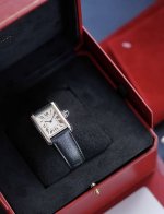 卡地亚坦克系列 型号Wsta0041石英机芯 18K黄金材质33.7X25.5Mm表径 24年 未使用全套