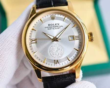 白 -金 。 店家爆款主推 劳力士 Rolex 升级版本 男士腕表 采用独特的表盘设计 搭配五金装饰钉的3D立体感，整体效果更显高档奢华的劳力士， 初识劳力士必 - 点击图像关闭
