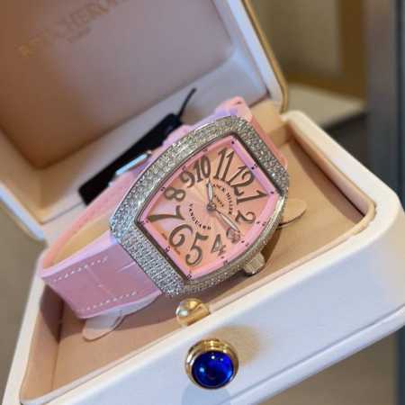 Franker Muller_法兰克穆勒 V32酒桶系列 奢华镶嵌钻石经典数字面搭配橡胶真皮带 镶钻扣子 进口机芯 真空电镀 亮度高，更耐带 百搭衣橱 多种风格 - 点击图像关闭