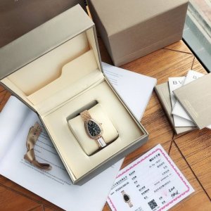 配盒 支持香港、美国直邮 Bvlgari宝格丽女士腕表，最新款镶钻版serpenti Seduttori鎏光蛇影腕表超美腻 佩戴方式很特别 像被蛇缠绕～十分别致