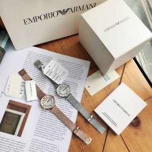 支持香港、美国直邮 正品？正品！配联保卡全国联保！Armani 阿玛尼女表。小仙女必备！型号ar11319、Ar11 表盘32Mm 完美尺寸！作为最受欢迎的款式