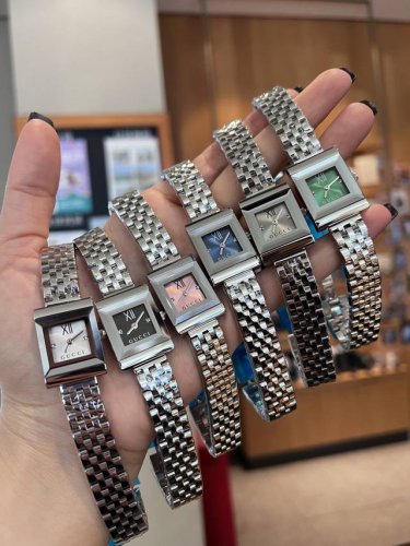 Gucci DDD 2026年新款古驰小方糖要给我好看的不得了拆开包裹一看可太喜欢了冰糖切面，极简线条 特别高级 这种简简单单的款式我真的超级爱。尺寸21Mm