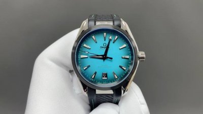 Ovs Factoty 绿松石风再升级！欧米茄海马Aqua Terra新作，腕表潮流新选择，海马 渐变“绿松石”色表盘，中央明亮，边缘较暗，不同于普通单色表盘的