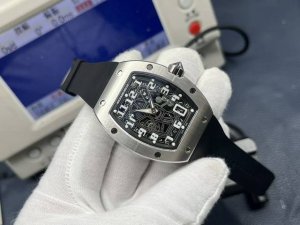 Rm Factory2025重磅推荐 Richard Mille 理查米尔 Rm67-01 当极致纤薄与机械美学碰撞，便诞生了这款适配正装的腕间杰作 理查米尔