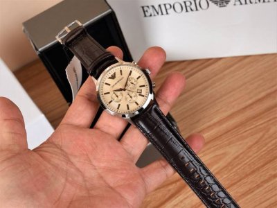 原装阿玛尼手表-时尚系列 Ar2433 石英男表迷人真皮诱惑 展现男人魅力。茶色大表盘三眼多功能商务石英腕表 表盘直径43Mm 表盘厚度11Mm