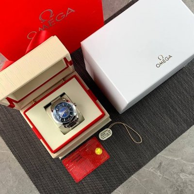 3060 omega欧米茄海马 系列深世界同轴 至臻天文台43Mm 300米潜水表 顶级版本 支持任意对比 搭载独有的原版一致8800机械机芯 漩涡形结构摆轮