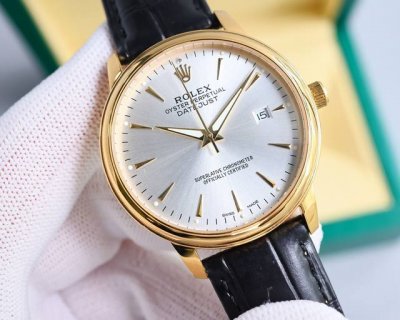 白 -金玫 年底最新爆款主推 劳力士 Rolex 男士腕表 采用独特的表盘设计 搭配而来的是更高档奢华的劳力士， 初识劳力士必憧憬有朝一日能拥有它，戴上劳力士必