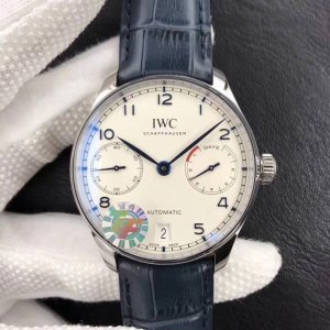 Zf Factory销量神器 V6升级版 Iwc万国葡7－葡萄牙系列 七日链 1搭载定制版Cal.52010一体机芯！ 2独立小秒针，真动能指示！ 3蓝宝石玻璃