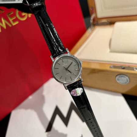 皮带白 枚 #中古欧米茄 Vintage西洋Longines简约小金豆，简直太别致了！小尺寸26Mm低调又不失细节的美，表盘刻度也太纤细秀气了吧！复古独特，上手 - 点击图像关闭