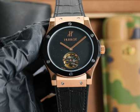白壳 玫黑 恒宝 Hublot 玻璃 45Mm*13Mm 头层牛皮表带 原装扣 全自动机械机芯 浓浓的金属酷感 始终带给你视觉上的冲击 - 点击图像关闭
