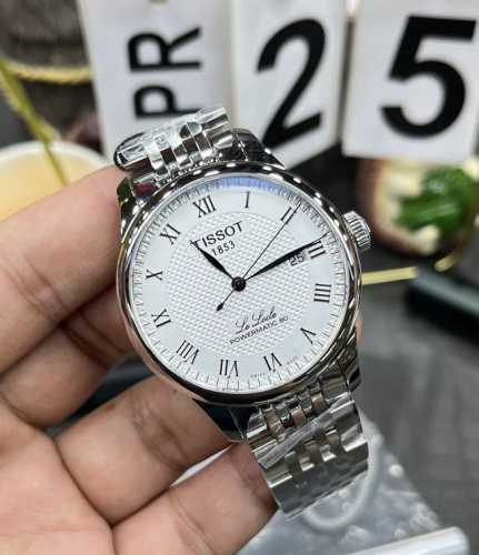 作为一款入门级的机械表，力洛克系列绝对是可以拿得出手的一款，这个系列畅销这么多年，是大众选择出来的结果，而且还是适合各个年龄段佩戴的，真的少有！找了很久，想找一