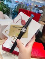 高版本Cartier 卡地亚 坦克系列方型石英女表手表，F-16 18年最新力作！强烈推荐。小方卡表壳采用上下横度手工打磨，左右立体感似平似圆包括水波纹皮带纹路