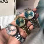 新款到货。西太后Vv328 DDD 这款表的做工真的藏不住细节！表壳表带都采用不锈钢材质。表壳的打磨工艺堪称一绝，边角处理得细腻顺滑，表带的拉丝纹理更是质感拉满