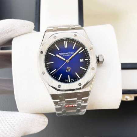 统一 。Ap爱彼audemars Piguet 皇家橡树全新表盘喷沙工艺 1壳套内置全钢固机罩完美演绎钢王美誉 非市面塑料固机罩 圈口8个螺丝处理也非常精细 棱 - 点击图像关闭