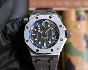 1690Gw出品 打造经典 爱彼15720潜水之王！4302一体机芯，打造内在外在最强复刻 1.表壳采用多次打磨，只为了棱角数据吻合，材质触摸感觉一致； 2.最
