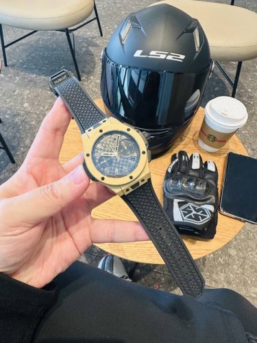 Ls .Factory 出品 宇舶表Big Bang 431.Om.1338.Rx 系列 20周年纪念款 1、原版新开模43 毫米表壳 市场版本44毫米，是套用