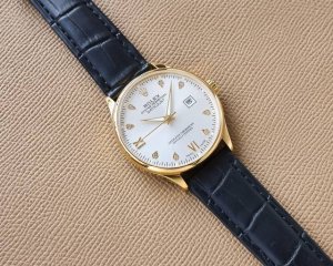 金 新款劳力士rolex 实拍图 商务系列 全表采用316L精钢 高档大气 316L精钢打造完美多边形弧度表壳 搭配进口蓝宝石玻璃 意大利防水皮带 原装针扣 搭