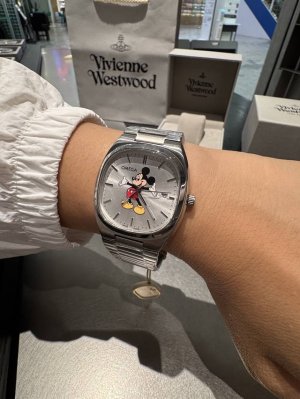 与众不同的搭配 酷炫了 欧米茄 电视机 米老鼠Vs唐老鸭 惊喜的价格p依然是市场最好的质量