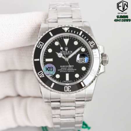 黑绿统一价 Ew厂v2版精品 Sub三码合一高端3135机芯 真机芯非加夹板机芯调时间方向也跟原装一样 ，可回调日历，更新了内容 1. 内圈刻字底纹的纹路也更加 - 点击图像关闭