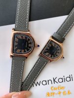 卡地亚座钟系列。卡地亚Cloche 腕表的历史可以追溯至1920年，是 Cartier 产量最少的系列作品之一。腕表得名于奇特的表壳形状 水平放置时看起来如同一