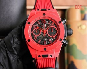 Bbf全新突破 彩色陶瓷问世 Hublot 宇舶表Big Bang Unico 大爆炸系列彩色陶瓷腕表 陶瓷工艺史无前例的重大突破 砸重金耗时四年，得以突破传统