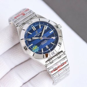 百年灵Breitling，机械计时系列A32398101M1A1！ Chronomat Automatic Gmt 40 重磅来袭！ 1这款双时区腕表盘面简洁凌