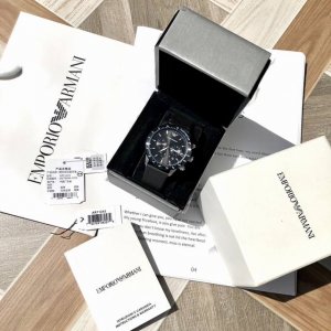 原厂阿玛尼 Armani 石英男表，专柜新款！本年度最火的男神款！Ar11243.时尚立体质感，多功能计时石英码表，进口石英机芯，时尚潮流范十足！30米生活防水