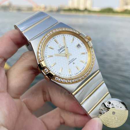 金壳+20，钻20。欧米茄 Omega 星座系列，精品男士腕表，经典大三针设计，尊贵大气，绅士风范，卓越品质，热卖全城。采用全自动机械机芯，顶级316精钢表壳表 - 点击图像关闭