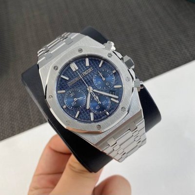 新版爱彼41Mm 纪念款263260系列最高版。 市场上唯一和原版配件通用互换版本，表盘“蓝色大网格纹”装饰图案“搭配白金立体夜光时标 和新版升级皇家橡树指针。