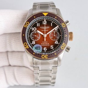 新款首发］：浪琴表先行者推出全“新字面”飞返计时腕表！ 1直径42毫米，双向旋转 搭配绿色、咖啡色，黑色和蓝色陶瓷哑光礳吵圈口，阿拉伯数字夜光隔着黑色小孔，同步