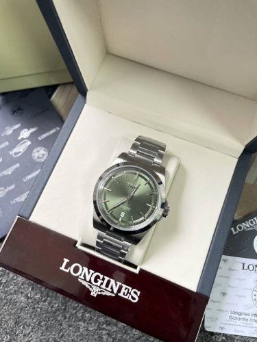 新品首推浪琴康卡斯系列 Longines 浪琴官方康卡斯系列男士机械手表，装进口2824机芯 超稳定 浪琴表康卡斯系列是浪琴表运动优雅的精粹体现 这种精美材质将