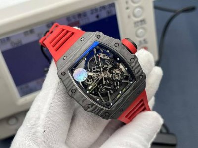 Zf.Factory再次惊艳表坛，正式开启Rm35-02的全新里程碑！ 1 表壳，腕表采用了高科技Tpt[石英纤维]材质制作，尺寸49.94*44.5Mm，厚度