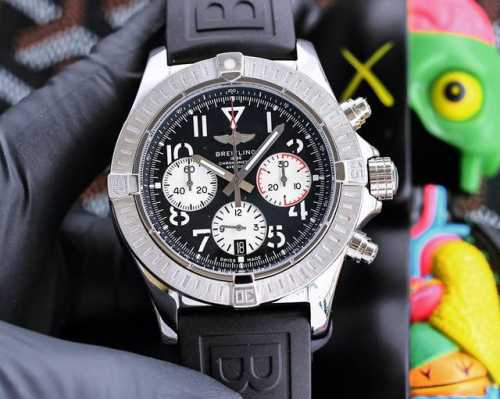 百年灵 Breitling 复仇者系列 日本多功能石英 43*13Mm 拱桥强化玻璃 意大利牛皮表带 原装扣 复仇者黑鸟侦察机 承载着改变历史的使命