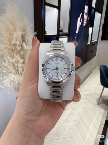 白 金 浪琴康卡斯悦动系列女装34Mm尺寸，316精钢材质，一圈一壳，Cnc精工艺打造拉丝抛光处理过渡流畅质感拉满，进口日本机芯附加刻度夜光功能 折叠式表扣饰以