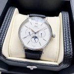 颜值巅峰 倾情演绎 Iwc旗下最耀眼的明星，万年一瞬，品鉴Iwc万国柏涛菲诺万年历腕表！ 1 机芯 采用3836-2型自制机芯，其机芯运转稳定，月相处更是1:1