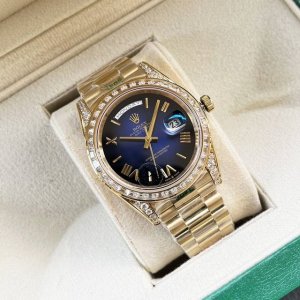 A厂双历西铁城版本到货 白壳 金壳 双头粒钢内罩 做工升级: 1 采用316L精培壳 “吻合度”原装级 150米防水 2 表带和表壳链接处 原装接头 独家技术 A厂双历西铁城版本到货 白壳 金壳 双头粒钢内罩 做工升级: 1 采用316L精培壳 “吻合度”原装级 150米防水 2 表带和表壳链接处 原装接头 独家技术