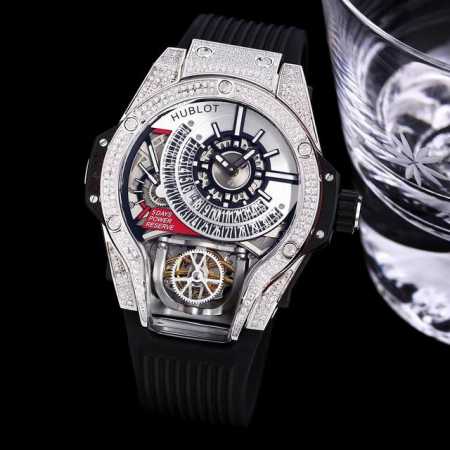 白钻 金钻 Hublot 宇舶 恒宝异形“魔兽”Mp-09，外在独特的外型与内里精湛的制表工艺相结合，可以称得上是制表界的“异类”。清晰可见的双旋转陀飞轮，呈现 - 点击图像关闭