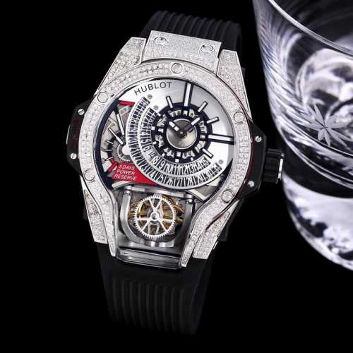白钻 金钻 Hublot 宇舶 恒宝异形“魔兽”Mp-09，外在独特的外型与内里精湛的制表工艺相结合，可以称得上是制表界的“异类”。清晰可见的双旋转陀飞轮，呈现