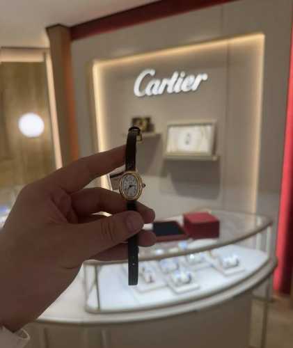 Mini尺寸白壳486738 金+30 卡地亚 浴缸系列Mini尺寸来啦迷你世界优雅代表 Baignoire浴缸系列腕表，典雅欧风浴缸形状，完美演绎卡地亚的经典