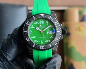 黑壳 日本机+100 新品 劳力士Rolex“春宫表”17世纪末，为满足贵族对奢华艺术的追求，欧洲制表师们特将春宫图案绘制在钟表之上，于是华丽的“春宫表”从此诞