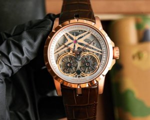 罗杰 杜彼 Roger Dubuis 豪爵 Excalibur 王者系列 自动上链机芯，表壳：46毫米 , Sapphire Crystal Carbon 钛合