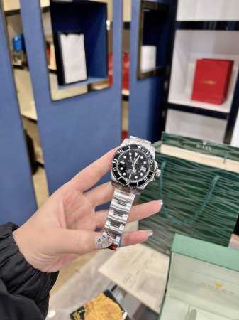 高品质Rolex劳力士 绿水鬼 机械机芯 精钢市场高版本 凭借正品买版、表径39Mm不断改进的钻研精神，特别是五大神器的业界认可，表径目前销量一直成上升趋势专柜 - 点击图像关闭