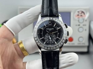 白 -金 Tw Factory 墙裂推荐 重金打造经典时计 百达翡丽复杂多功能系列5969R-001重磅登场，迄今推出的首款Nautilus复杂腕表，以超复杂的