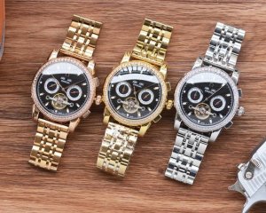 统一 百年灵breitling 机械计时系列a32398101M1A1 Chronomat Automatic Gmt 40 重磅来袭 1这款双时区腕表盘面简洁