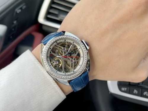 同价 卡地亚-Cartier 精品男士腕表 劲爆镂空设计 尊贵大气 绅士风范 卓越品质 热卖全城 采用全自动机械机芯 顶级316精钢表壳 进口小牛皮表带 矿物质