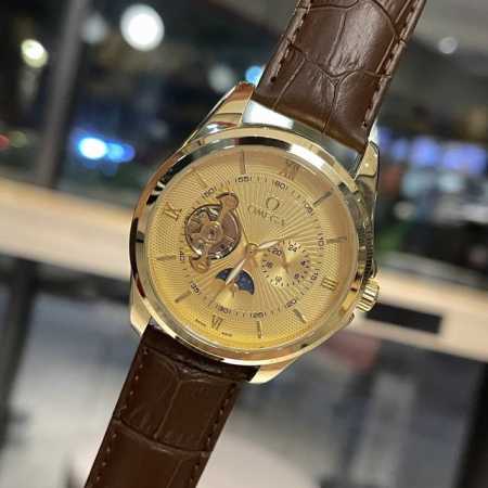皮带 钢带 欧米加-Omega 九飞轮全自动日月星辰机械，6字位白天走时太阳，晚上月亮，蕴含最优质的材料与一丝不苟的工艺！超强矿物质玻璃. 真空电镀，精密防水， - 点击图像关闭